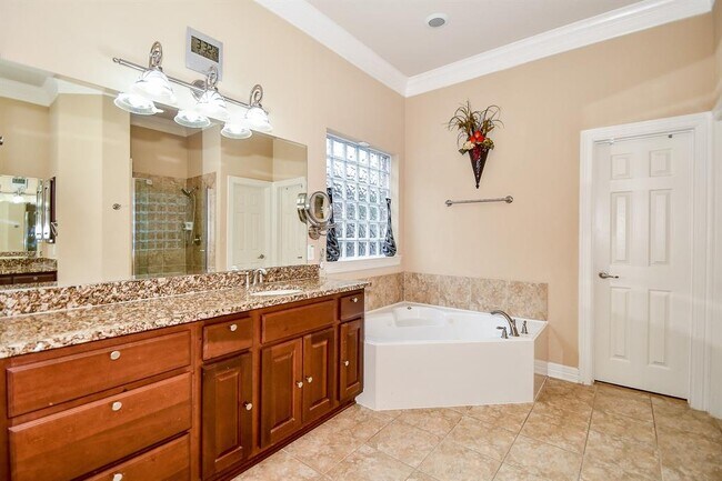 Building Photo - 1606 Locksley Ln