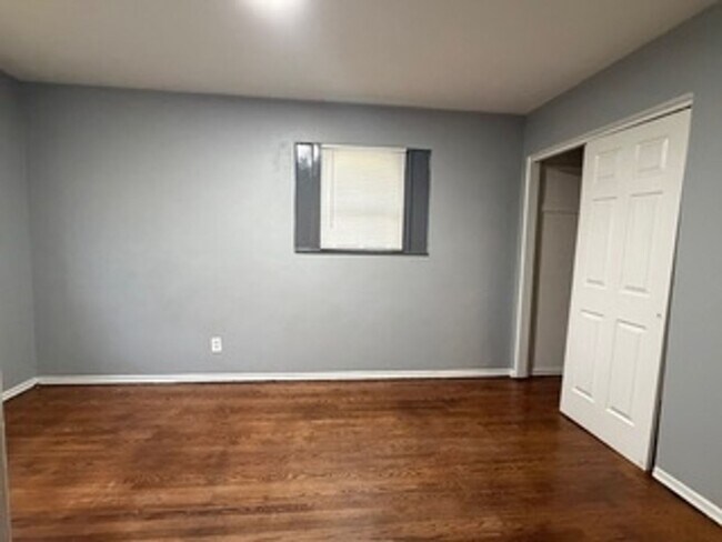 Building Photo - Move in Ready