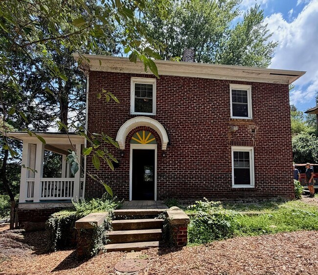 Building Photo - 72 Buchanan Ave