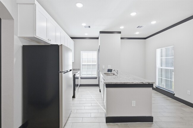 Building Photo - 9412 Crofton St