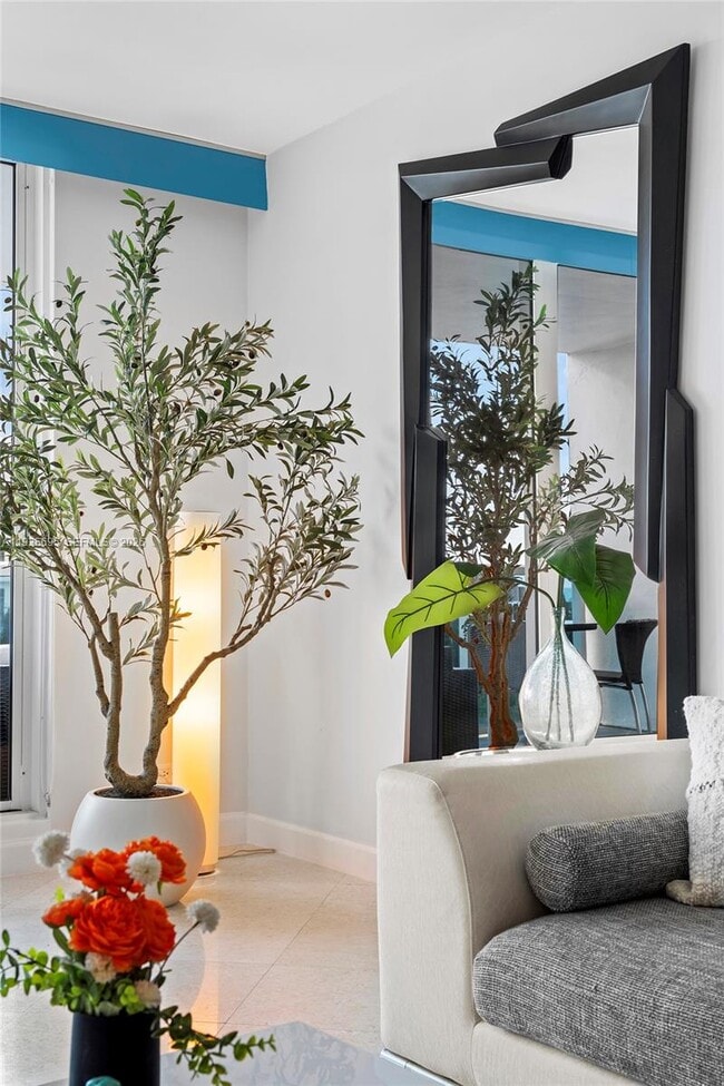 Building Photo - 2301 Collins Ave