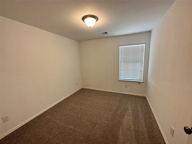 Building Photo - 16492 Moss Ln