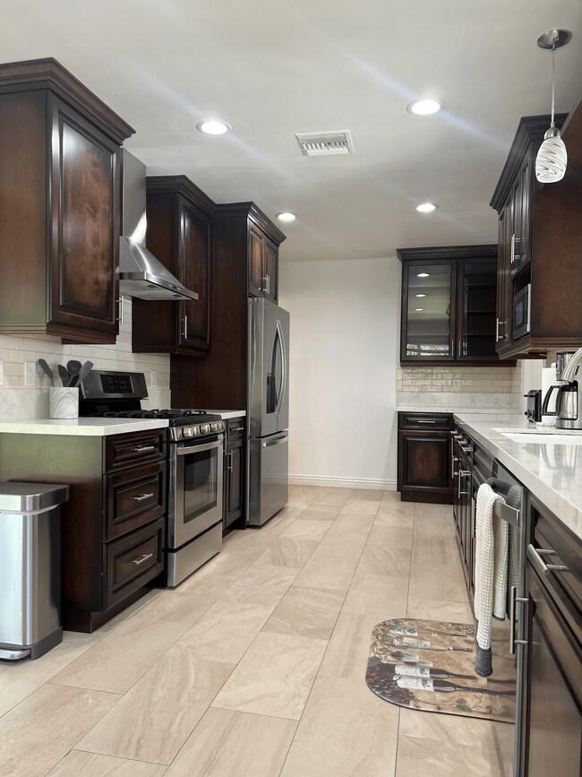Building Photo - 1811 Coro Terrace