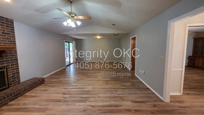 Building Photo - 1301 Newbury Dr