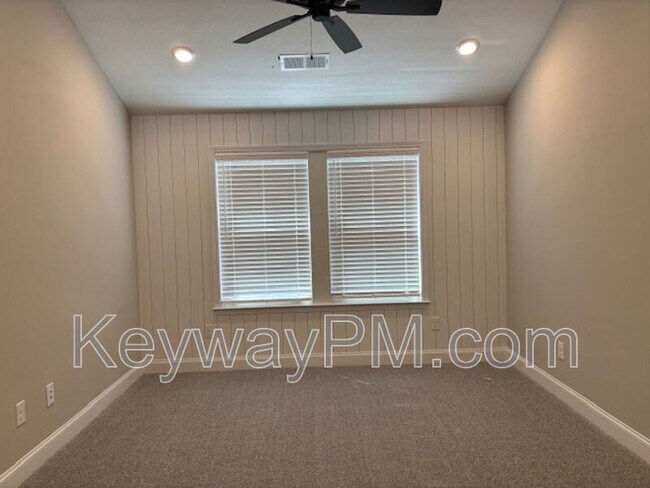 Building Photo - 2099 Denmark Ave SE