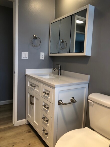 Building Photo - 1220 Amethyst St