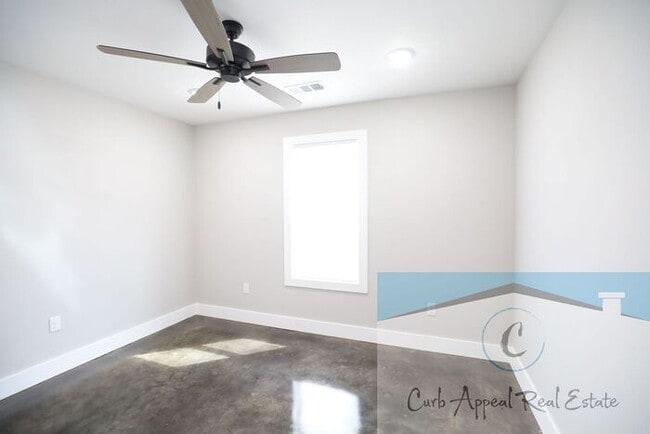 Building Photo - Move in special $900!! New construction 3 bed / 2 bath home - Bono