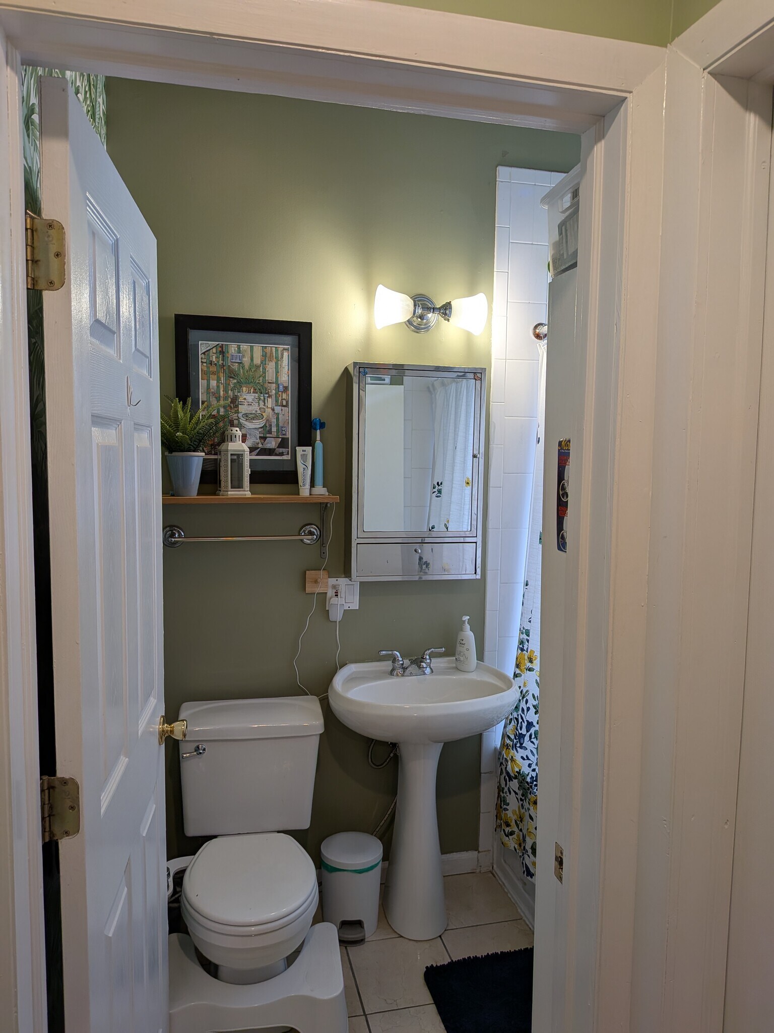 Building Photo - 1307 W North Shore Ave