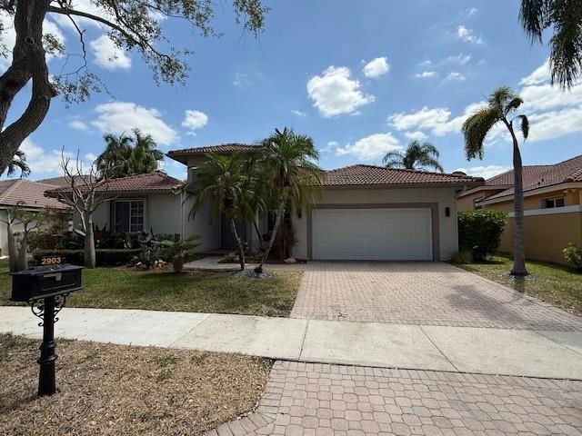 Primary Photo - 2903 Oakbrook Dr