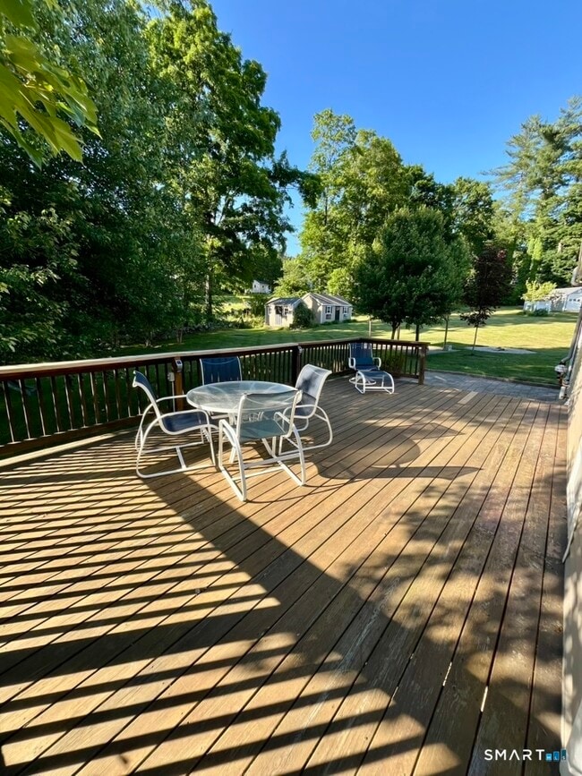 Building Photo - 28 Brookfield Meadows