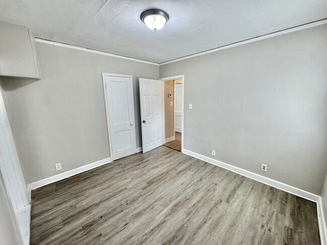 Building Photo - 3472 Hadley Rd