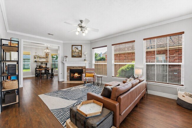 Building Photo - 6215 Lake Chase Ct