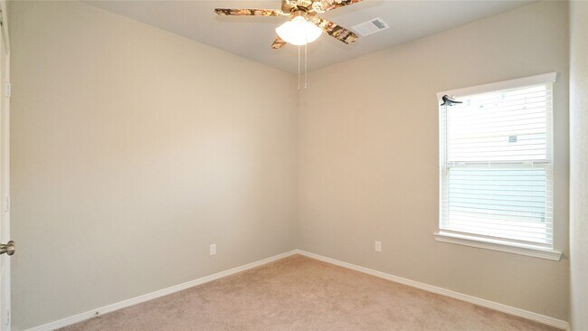 Building Photo - 25463 Northpark Lake Dr