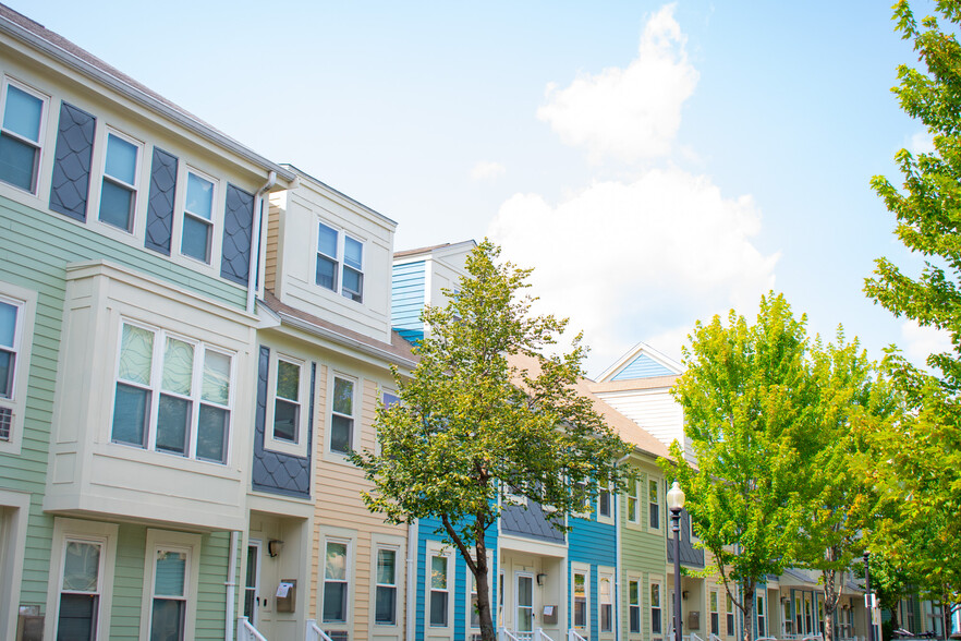 Building Photo - Maverick Landing