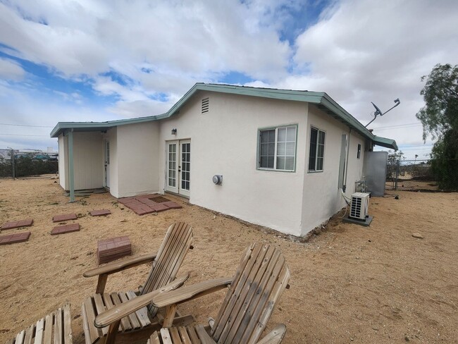 Building Photo - COMING SOON!  2 Bedroom 2 Bath Home!!!