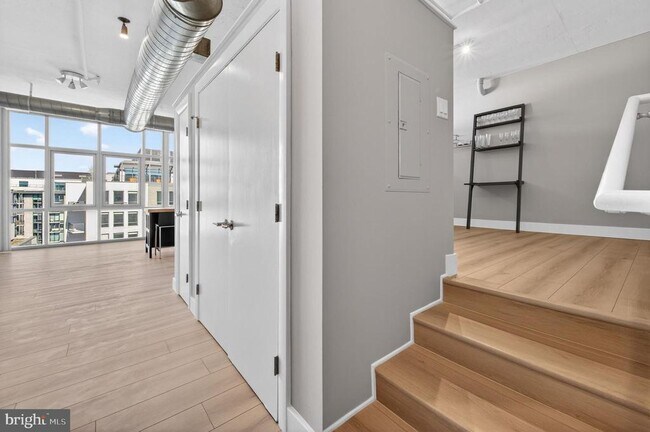 Building Photo - 811 4th St NW