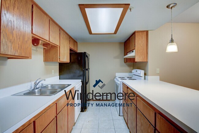 Building Photo - 1235 SE 4th Ave