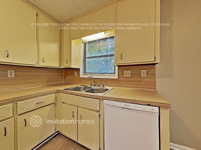 Building Photo - 2086 Arrowhead Trail