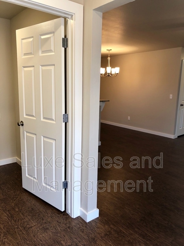 Building Photo - 1421 MacAlpine St