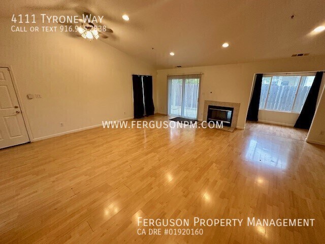 Building Photo - 4111 Tyrone Way