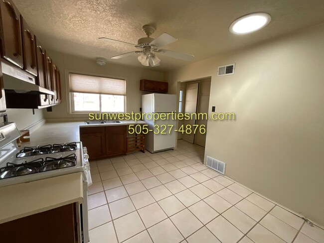 Building Photo - 2 Bedroom, 1 Bath Home Fully Landscaped