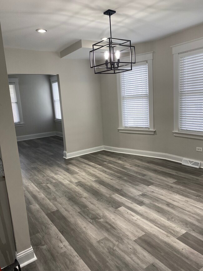 Building Photo - 2303 Center St