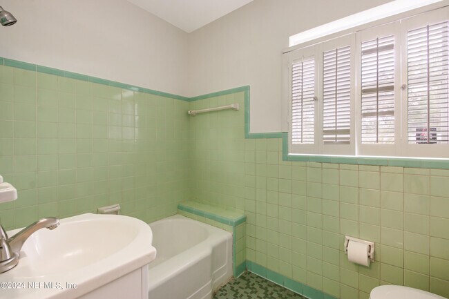 Building Photo - 6418 Terry Parker Dr N