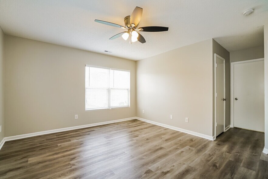 Building Photo - 3752 Tryon Ridge Dr