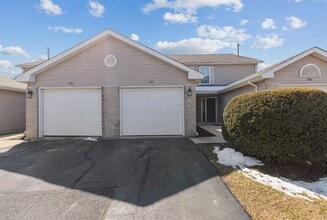 Building Photo - 372 Amphitheater Dr