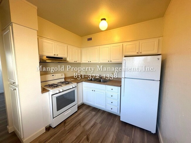 Building Photo - Spacious One Bedroom Upstairs Condo Located At Ocean Forest Condominiums - ALL UTILITIES INCLUDED...