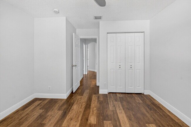 Building Photo - 7306 Spinnaker Bay Dr