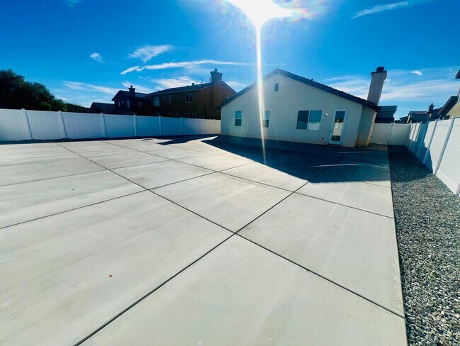 Building Photo - Charming Single-Story 3-Bedroom Home with Bonus Room