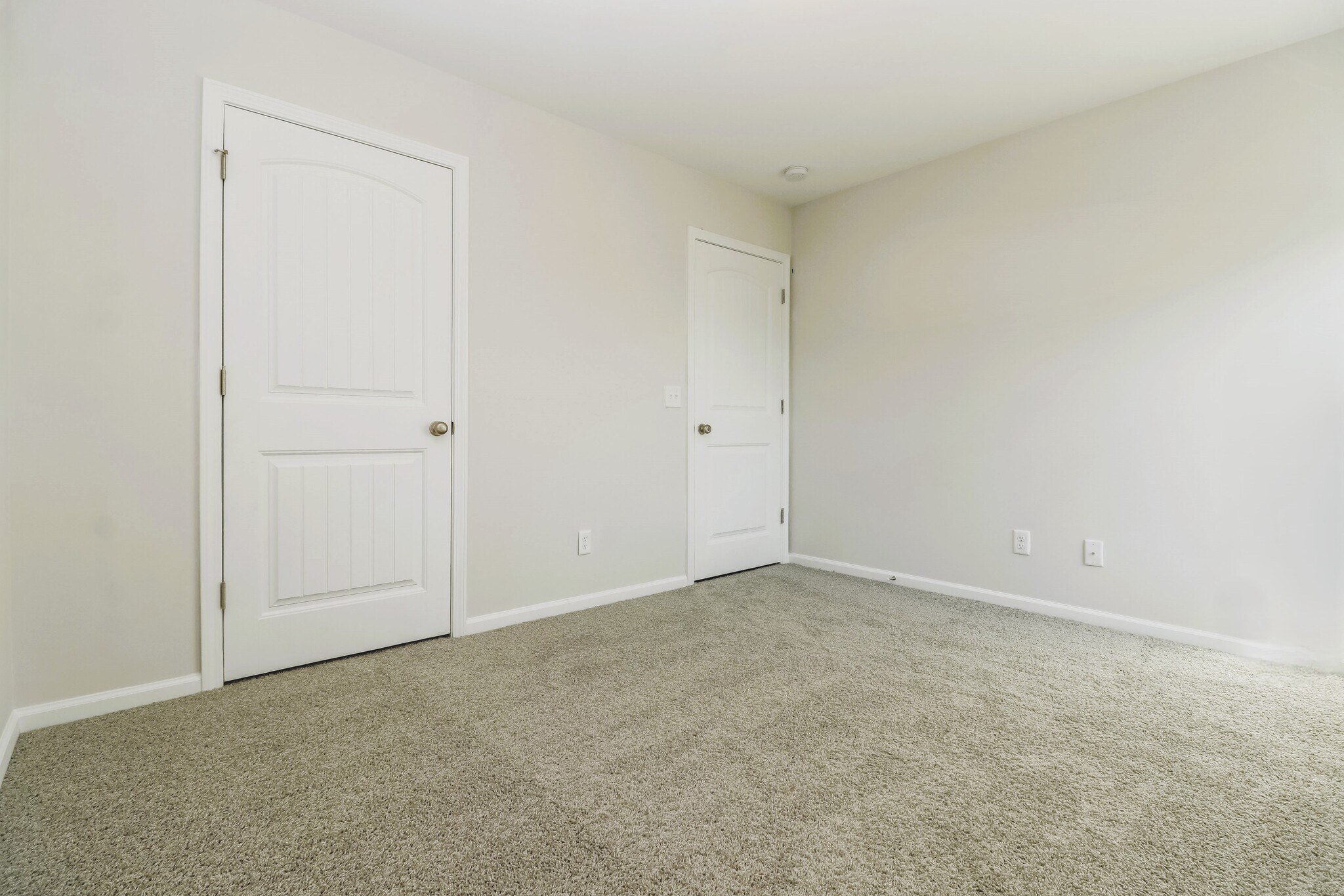 Building Photo - 1127 Autumns Wood Cir E