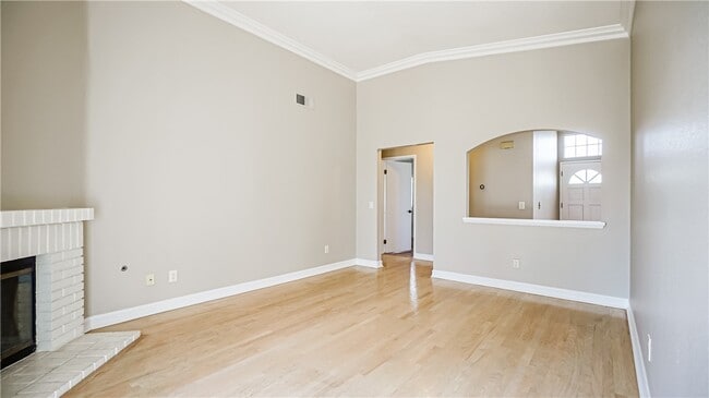 Building Photo - 1168 Scenic View St