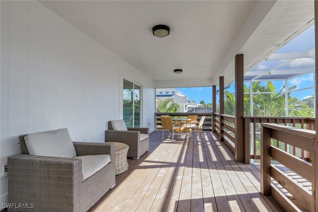 Building Photo - 2700 Gulfview Dr