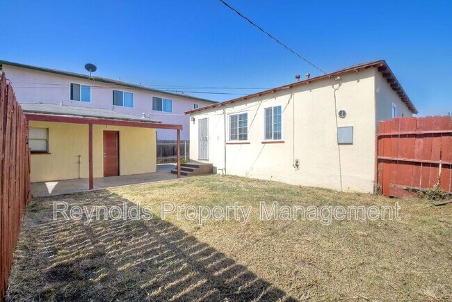 Building Photo - 3343 Chamoune Ave