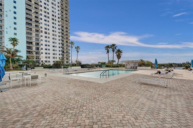 Building Photo - 1201 S Ocean Dr