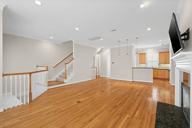 Building Photo - 2196 Bancroft Ln