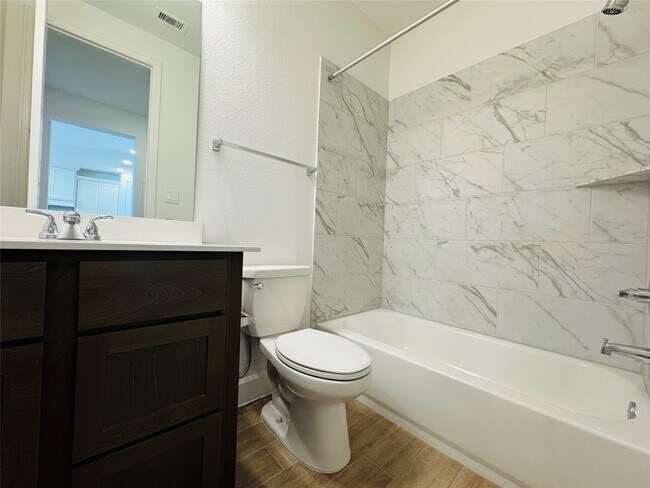 Building Photo - 4418 Noah Grv Ln