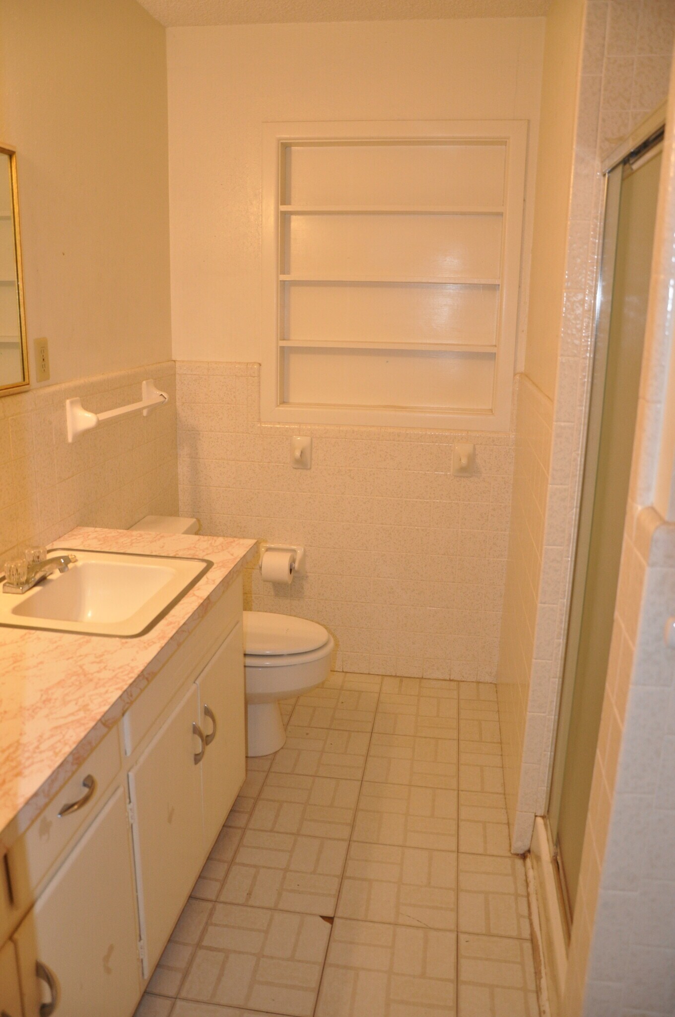 Front Bathroom - 2605 43rd St
