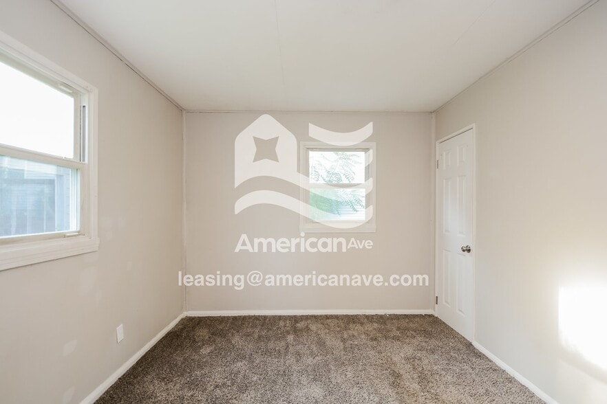 Building Photo - 6483 Simpson Ave