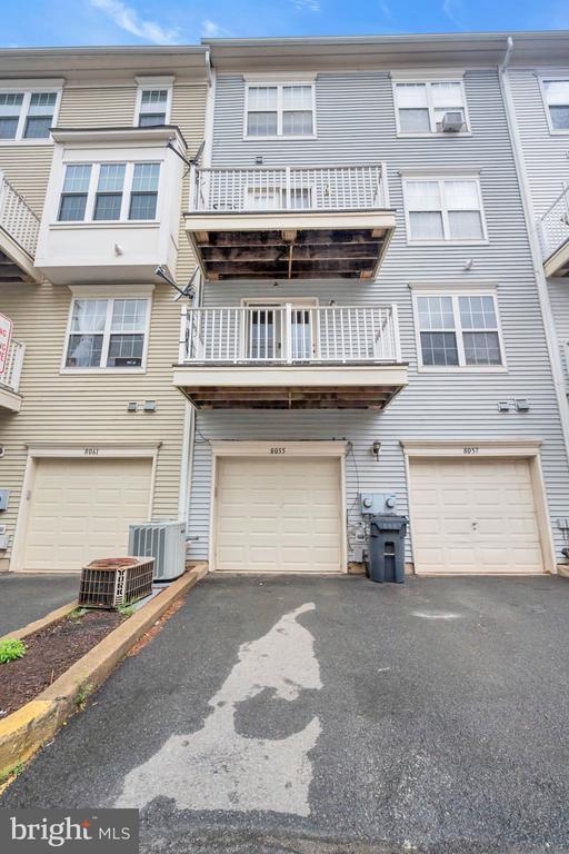 Building Photo - 8055 Gatehouse Rd