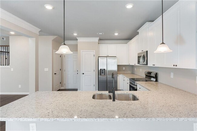 Building Photo - 5714 Ridgewater Cir