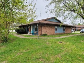 Building Photo - Dogwood Apartments