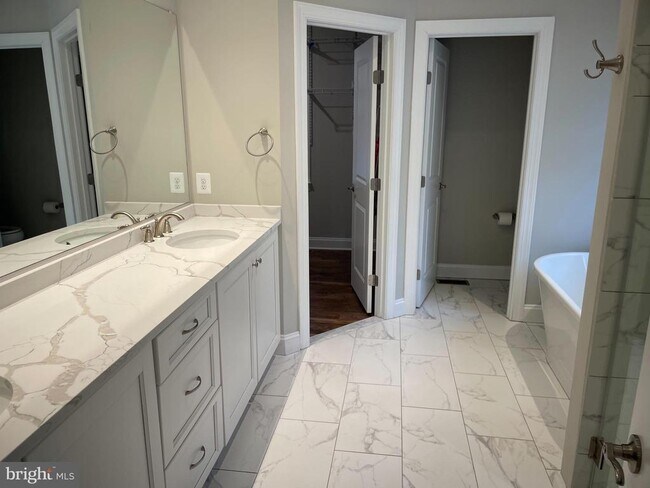 Building Photo - 1318 Ivy Hill Rd