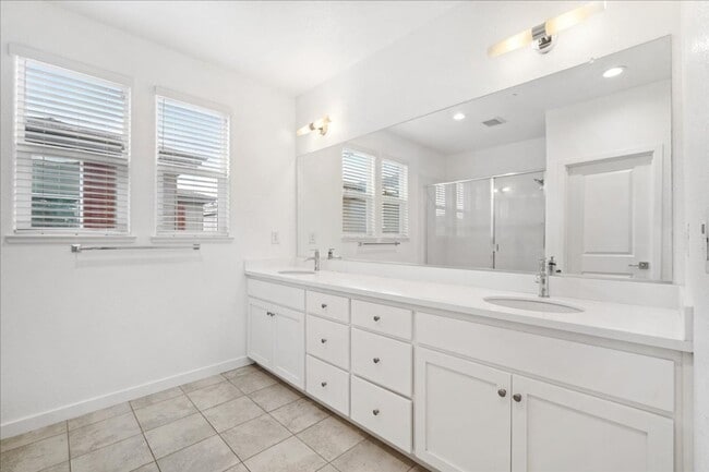 Building Photo - 4073 Gloster Way
