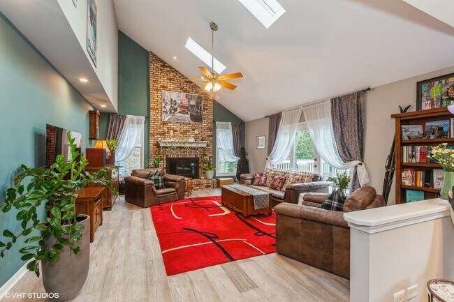 Building Photo - 446 Quail Dr