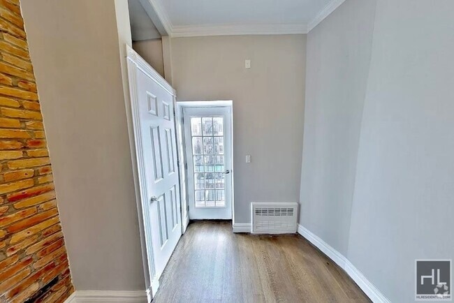 Building Photo - 1373 1st Ave