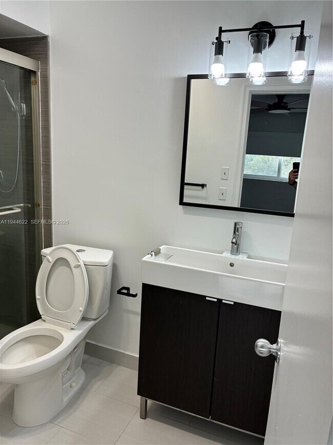 Building Photo - 2481 SW 82nd Ave