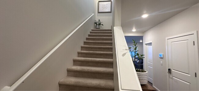 Building Photo - 477 Himalaya St. NE